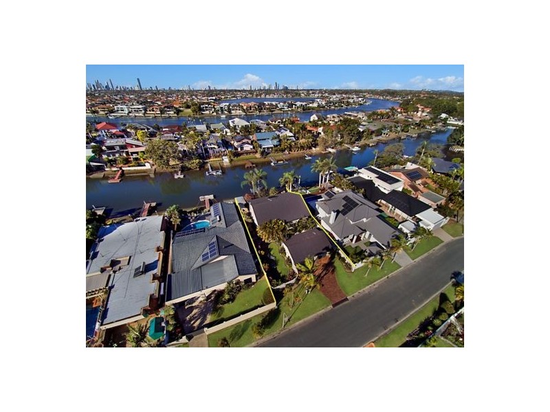 19 Gregory Drive, Carrara QLD 4211