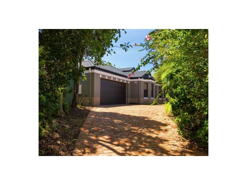 3 Torres Court, Burleigh Waters QLD 4220