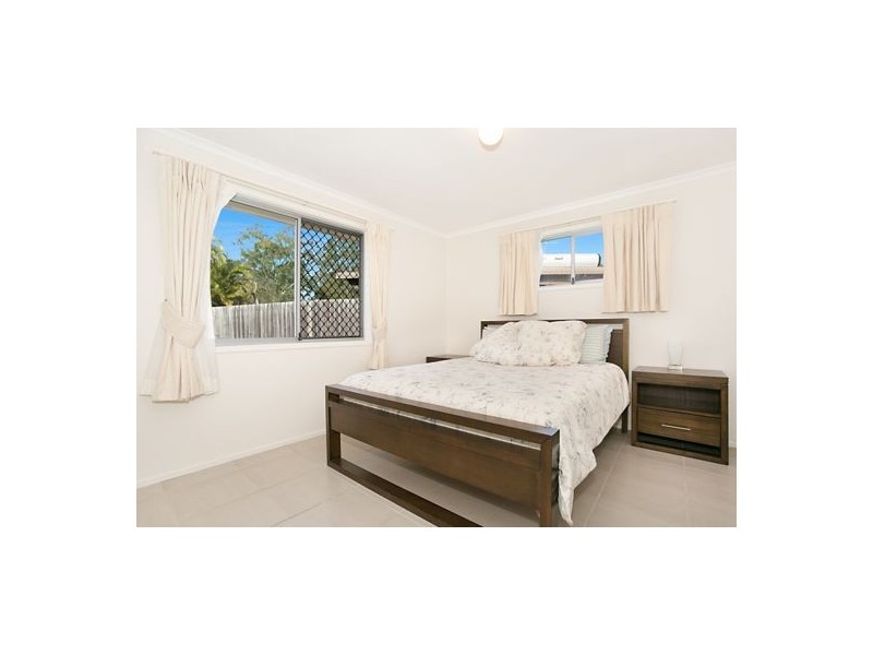 4 Jade Stone Crt, Carrara QLD 4211