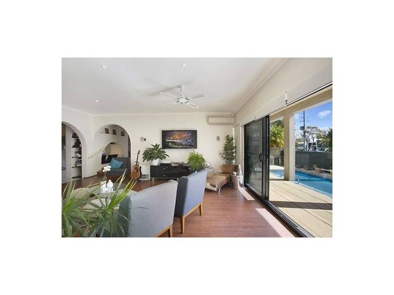 56 T E Peters Dve, Broadbeach Waters QLD 4218