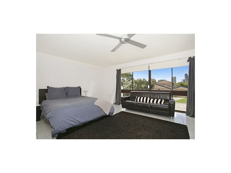 56 T E Peters Dve, Broadbeach Waters QLD 4218