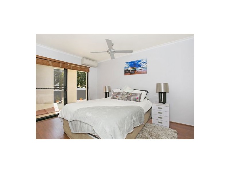 56 T E Peters Dve, Broadbeach Waters QLD 4218