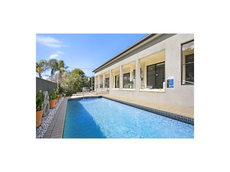56 T E Peters Dve, Broadbeach Waters QLD 4218