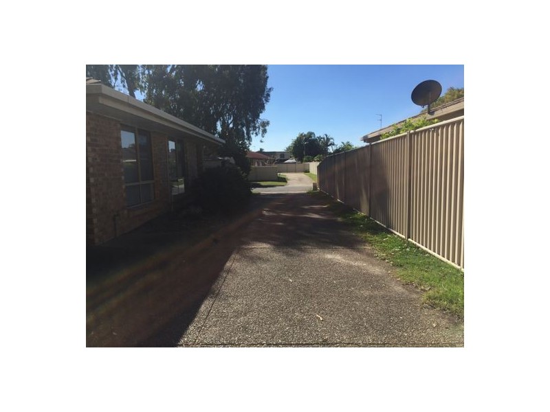 2/19 Eurimbula Court, Paradise Point QLD 4216