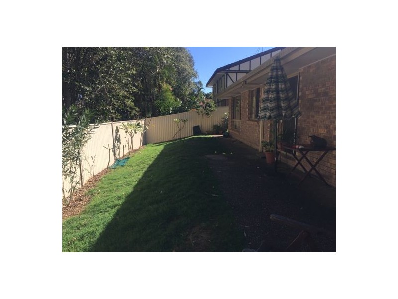2/19 Eurimbula Court, Paradise Point QLD 4216