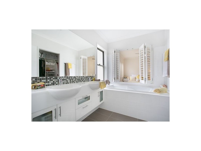 1057/1 The Cove Crescent, Carrara QLD 4211