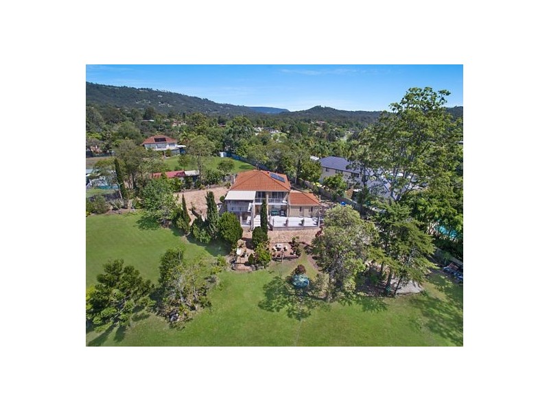 11 Vince Hinde Drive, Worongary QLD 4213