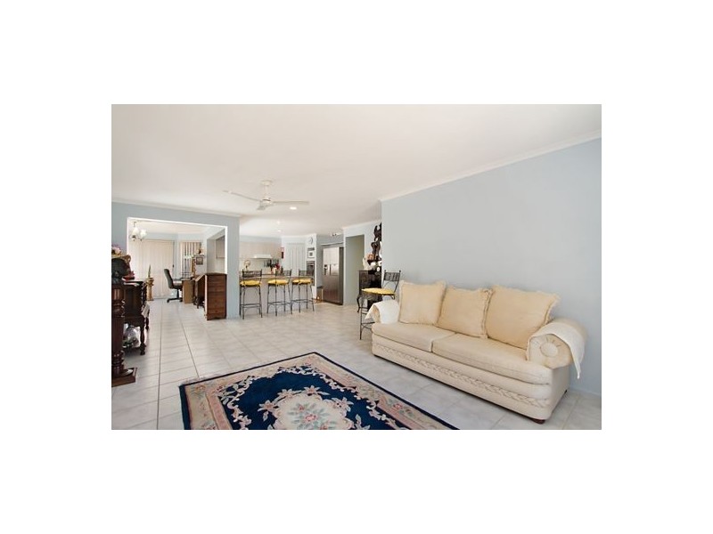 11 Vince Hinde Drive, Worongary QLD 4213