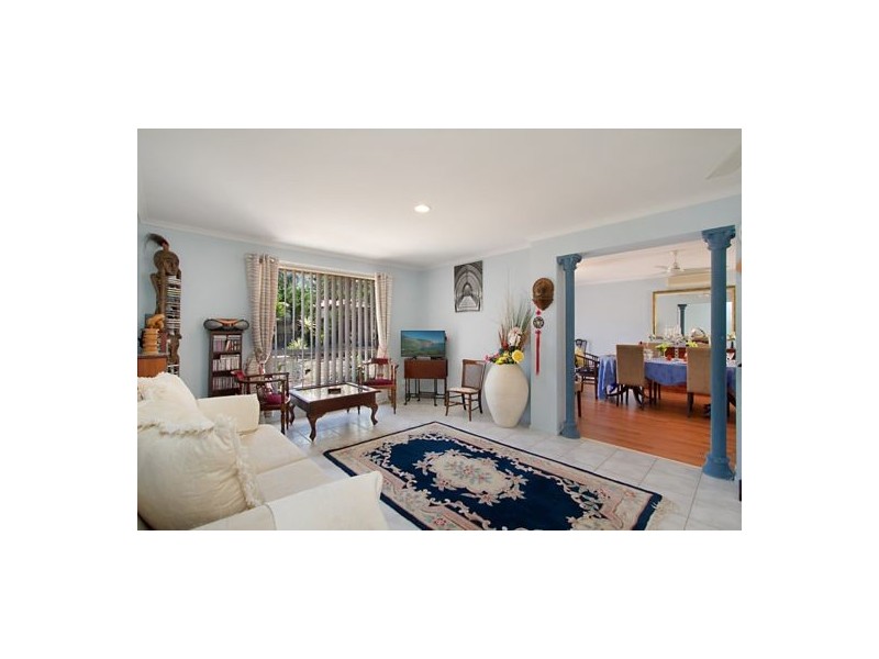 11 Vince Hinde Drive, Worongary QLD 4213