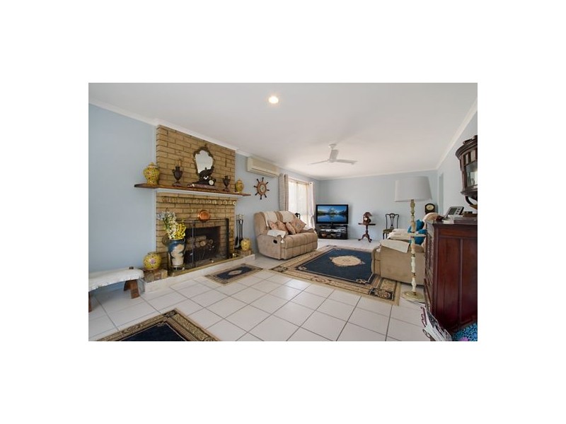 11 Vince Hinde Drive, Worongary QLD 4213