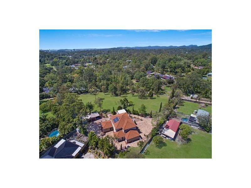 11 Vince Hinde Drive, Worongary QLD 4213