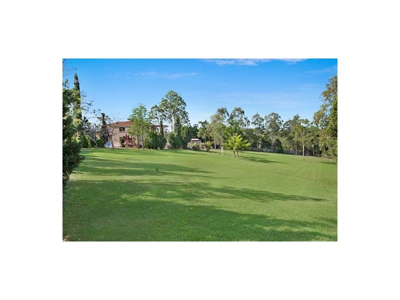 11 Vince Hinde Drive, Worongary QLD 4213