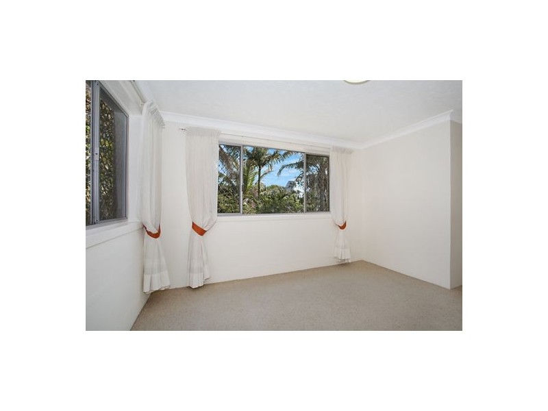 2/31 Surfers Avenue, Mermaid Waters QLD 4218