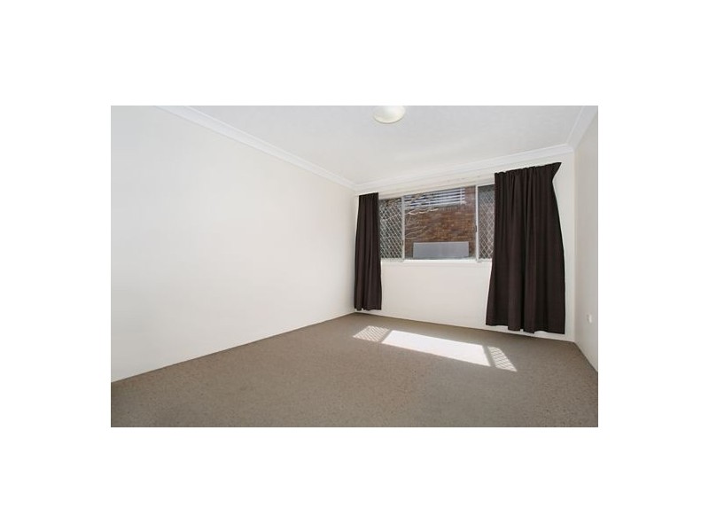 2/31 Surfers Avenue, Mermaid Waters QLD 4218