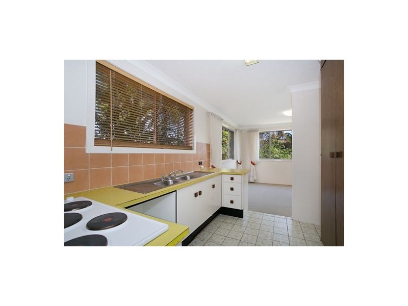 2/31 Surfers Avenue, Mermaid Waters QLD 4218