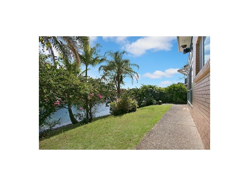 2/31 Surfers Avenue, Mermaid Waters QLD 4218
