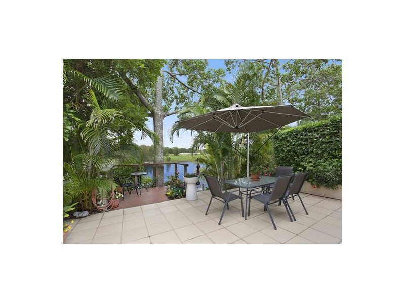 Villa 4 Portsmouth 125 Santa Cruz Boulevard, Clear Island Waters QLD 4226