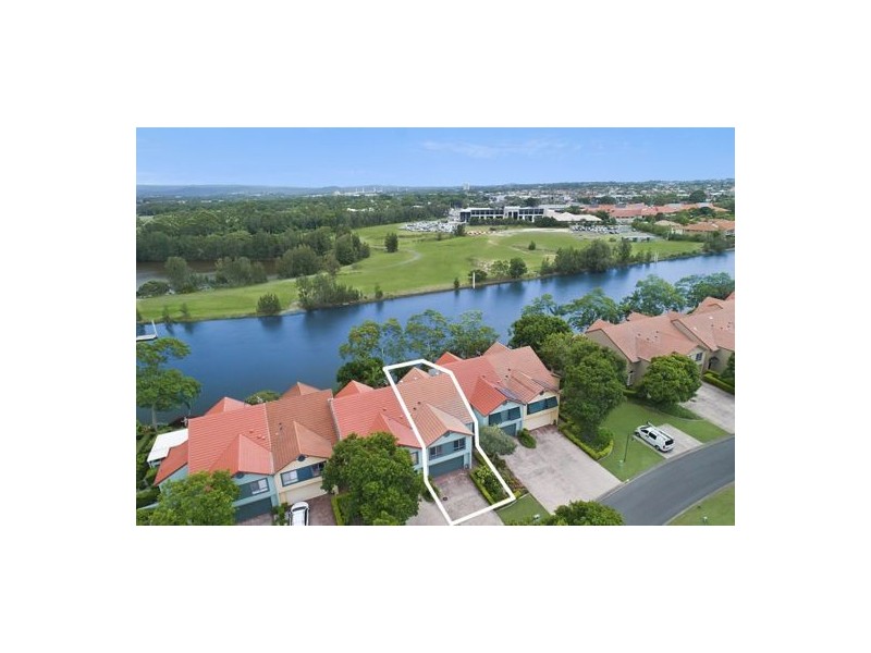 Villa 4 Portsmouth 125 Santa Cruz Boulevard, Clear Island Waters QLD 4226