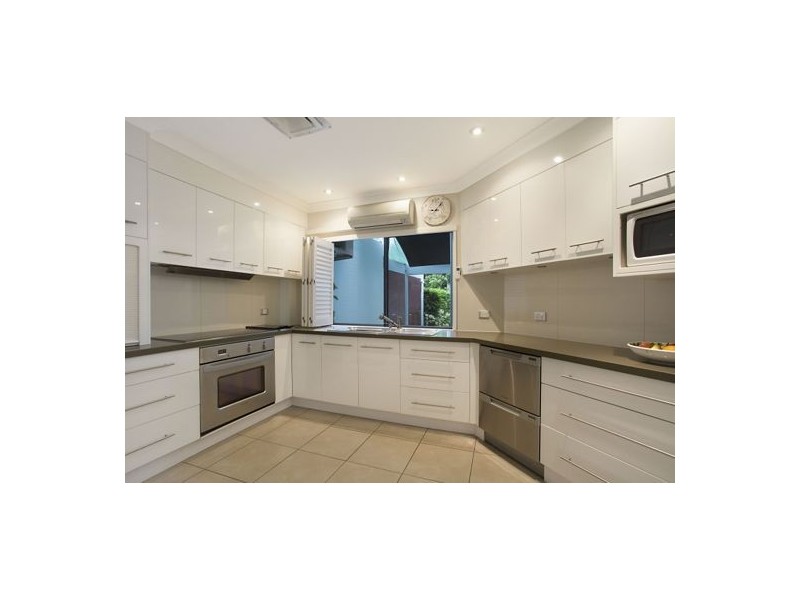 Villa 4 Portsmouth 125 Santa Cruz Boulevard, Clear Island Waters QLD 4226