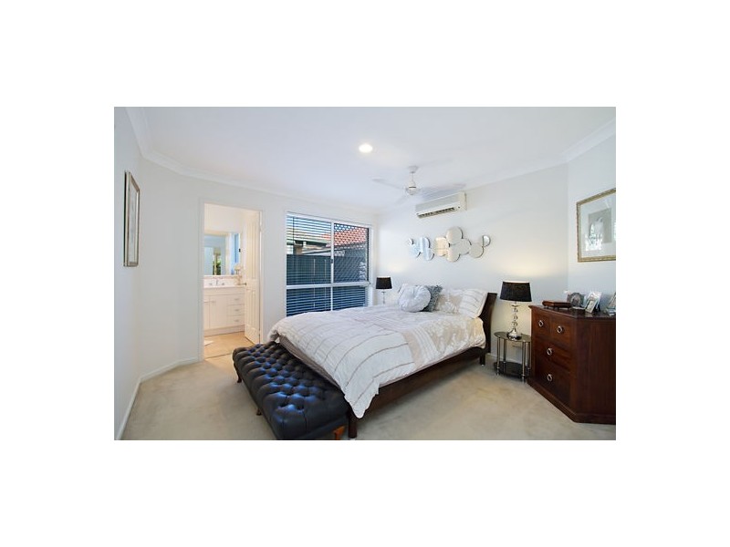 9 Massachusetts Court, Varsity Lakes QLD 4227