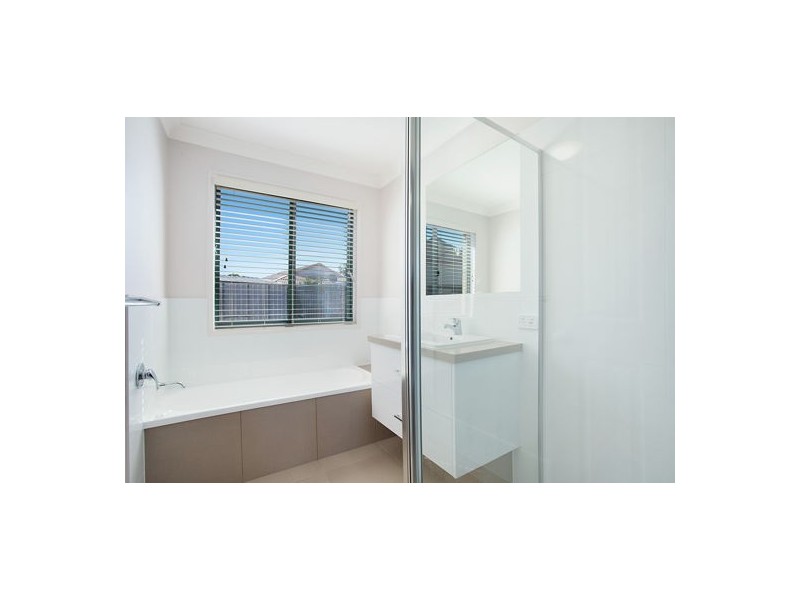 9 Magpie Court, Burleigh Waters QLD 4220