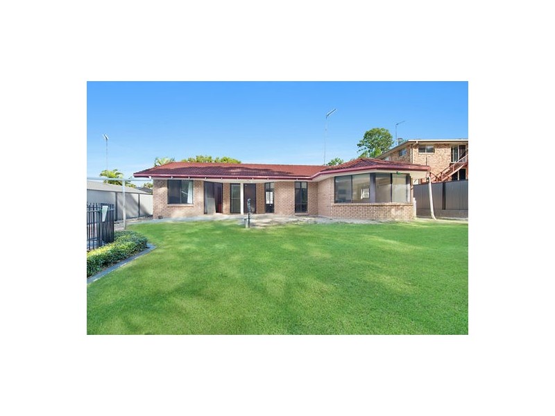 19 Woolmere Street, Carrara QLD 4211