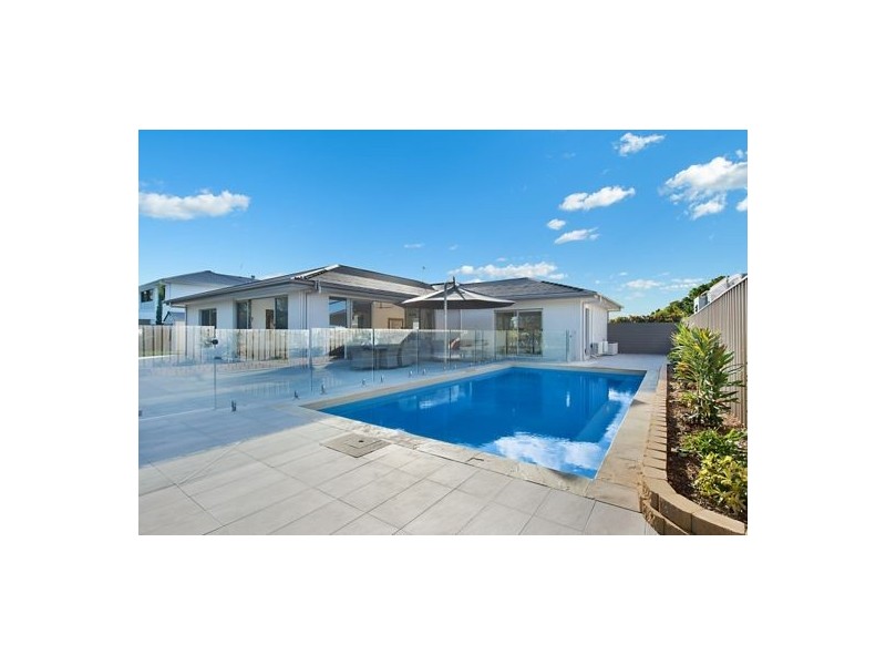 29 Sky Royal Tce, Burleigh Heads QLD 4220
