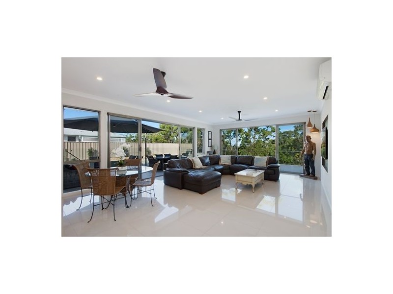 29 Sky Royal Tce, Burleigh Heads QLD 4220