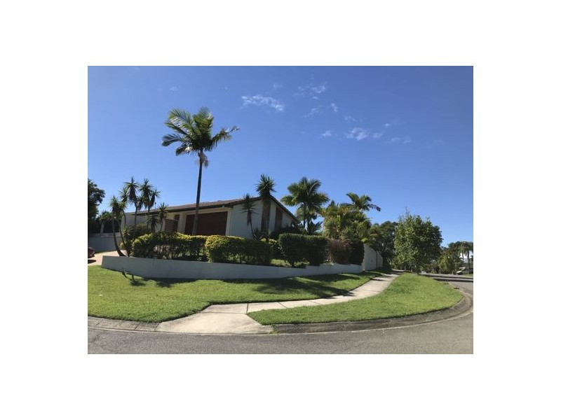 136 Glen Eagles Drive, Robina QLD 4226