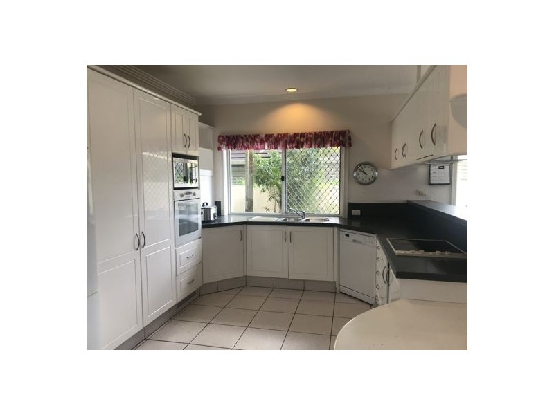 6 Key Largo, Clear Island Waters QLD 4226