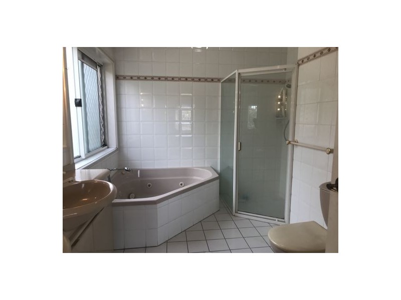 6 Key Largo, Clear Island Waters QLD 4226