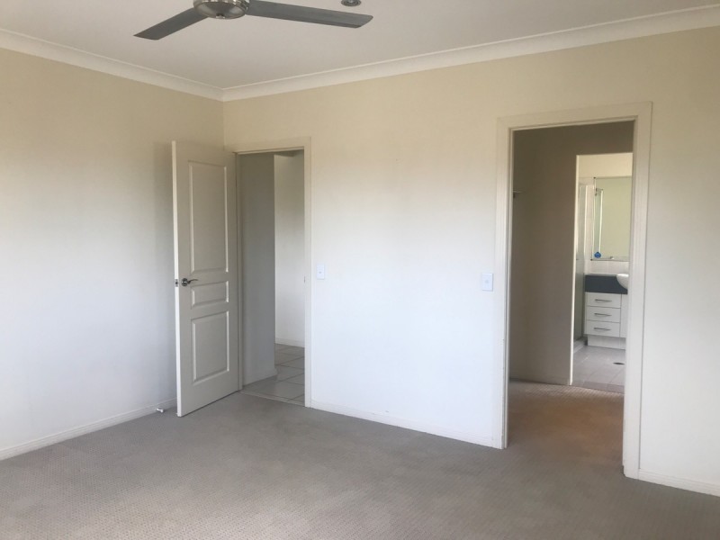 2/39 Bayswater Avenue, Varsity Lakes QLD 4227