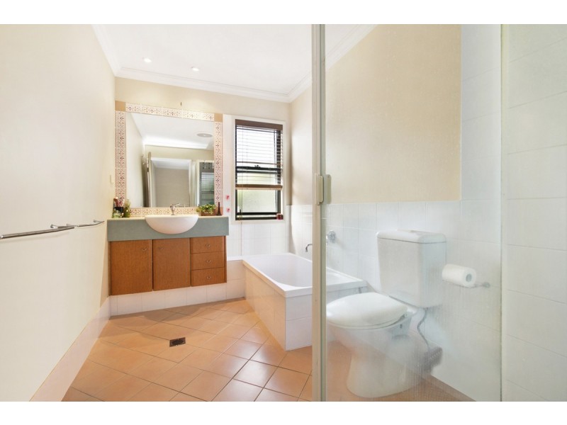 21/20 Fairway Drive, Clear Island Waters QLD 4226