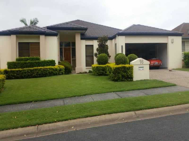 16 Straite Drive, Robina QLD 4226