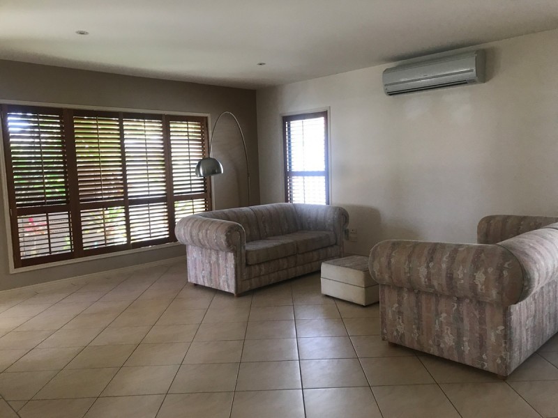 16 Straite Drive, Robina QLD 4226