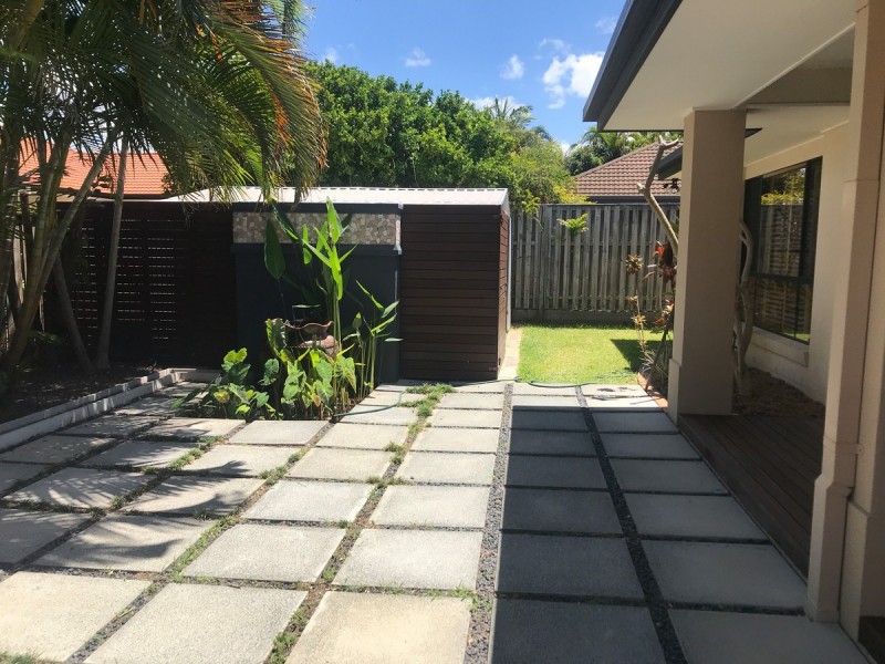 16 Straite Drive, Robina QLD 4226