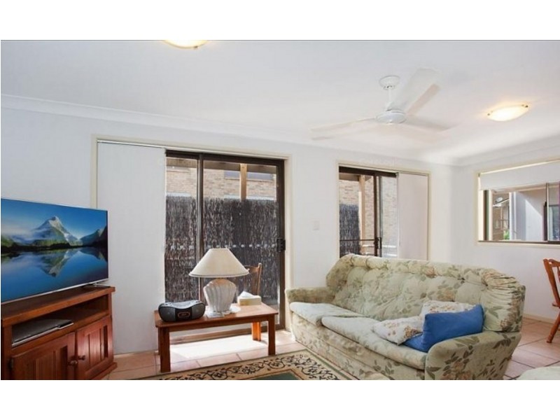 2/8 Saint Kilda Avenue, Broadbeach QLD 4218