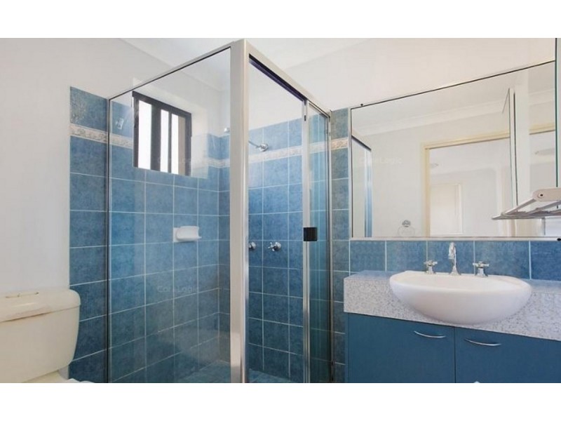 2/8 Saint Kilda Avenue, Broadbeach QLD 4218