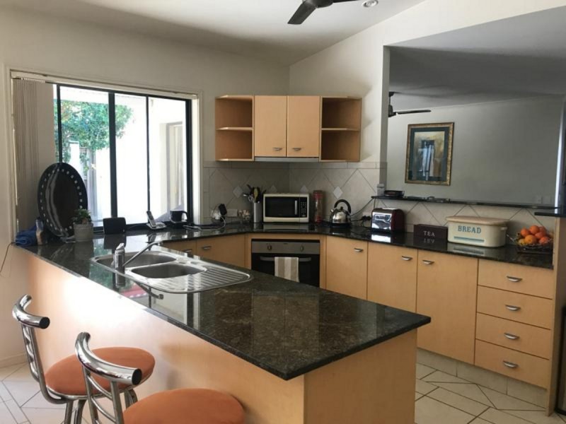 18 Nardoo Street, Robina QLD 4226