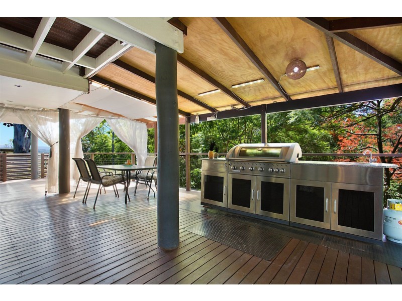 14 Ladds Ridge Road, Burleigh Heads QLD 4220