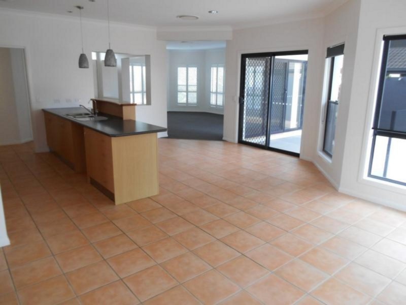 38 Straite Drive, Robina QLD 4226