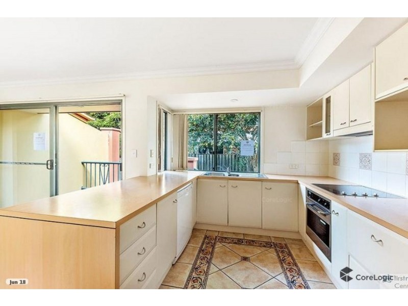 34/20 Fairway Drive, Clear Island Waters QLD 4226