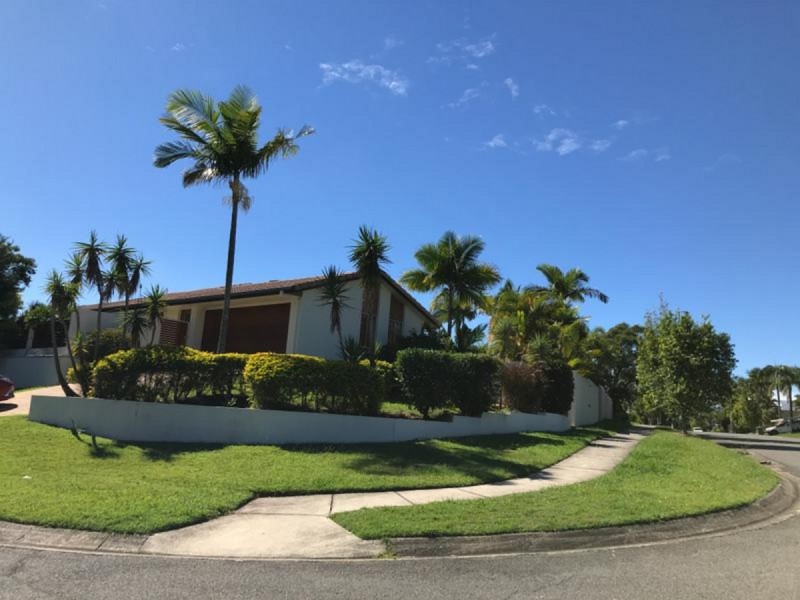 136 Glen Eagles Drive, Robina QLD 4226