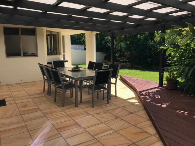 136 Glen Eagles Drive, Robina QLD 4226