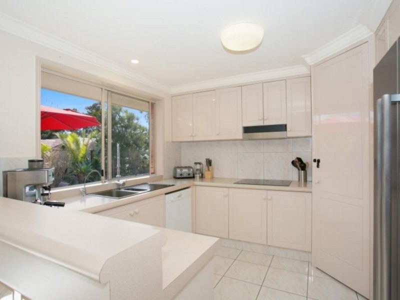 2 Ashwood Court, Robina QLD 4226