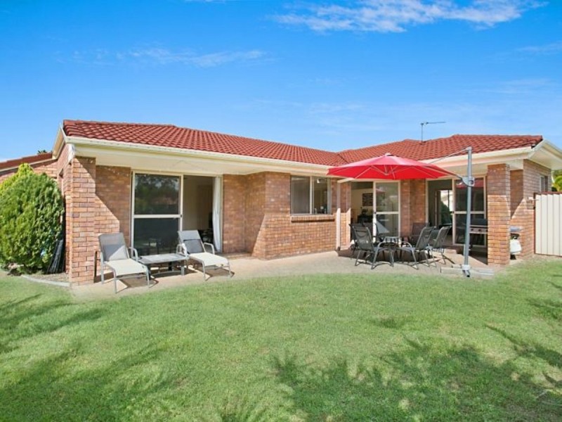 2 Ashwood Court, Robina QLD 4226