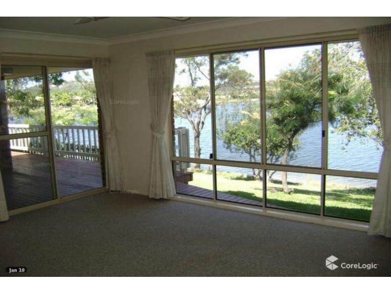 44 Auk Avenue, Burleigh Waters QLD 4220