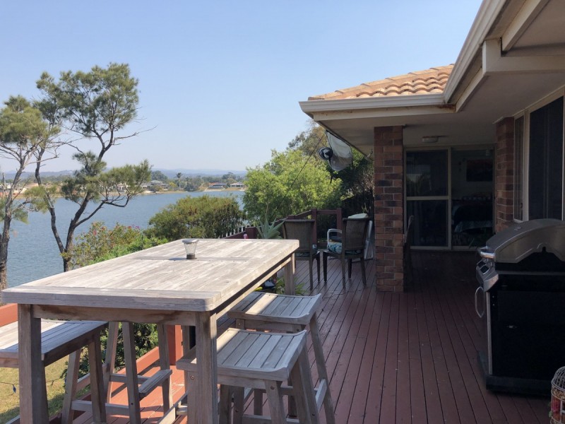 44 Auk Avenue, Burleigh Waters QLD 4220