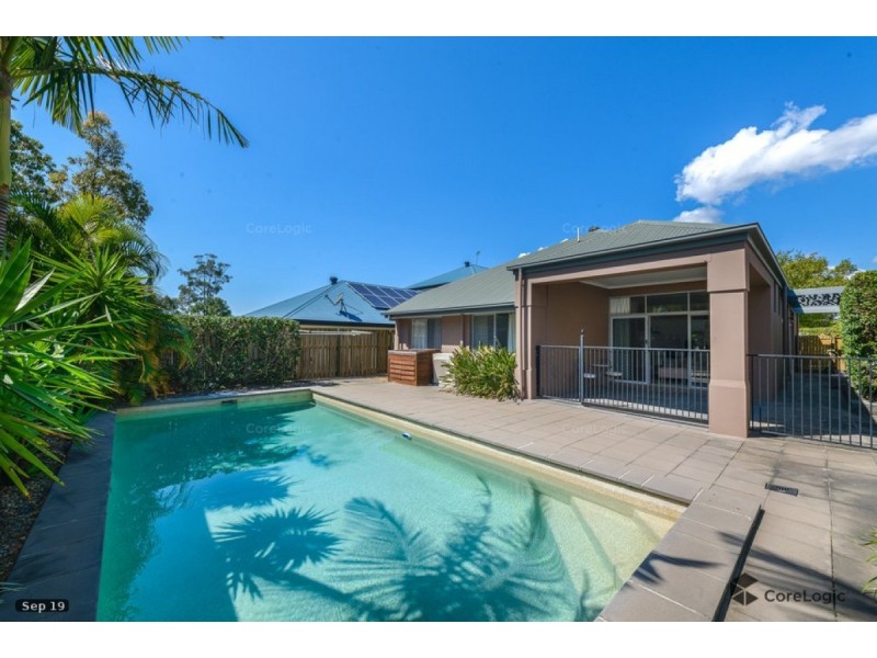 6 Avellino Drive, Varsity Lakes QLD 4227