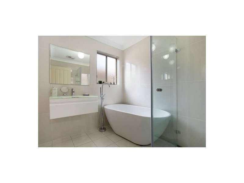 86 Inwood Circuit, Merrimac QLD 4226